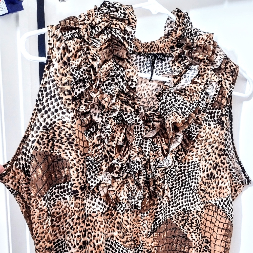 Summer, Flowy, Great For Business Top